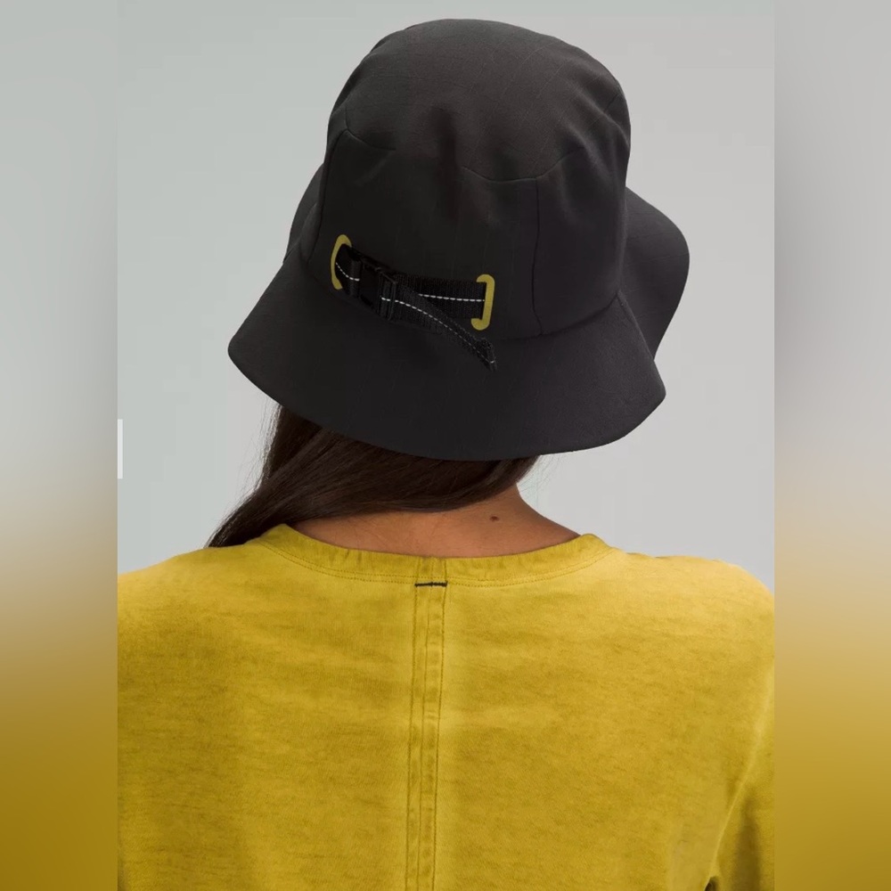 Lululemon*LAB Bucket Hat with Straps
